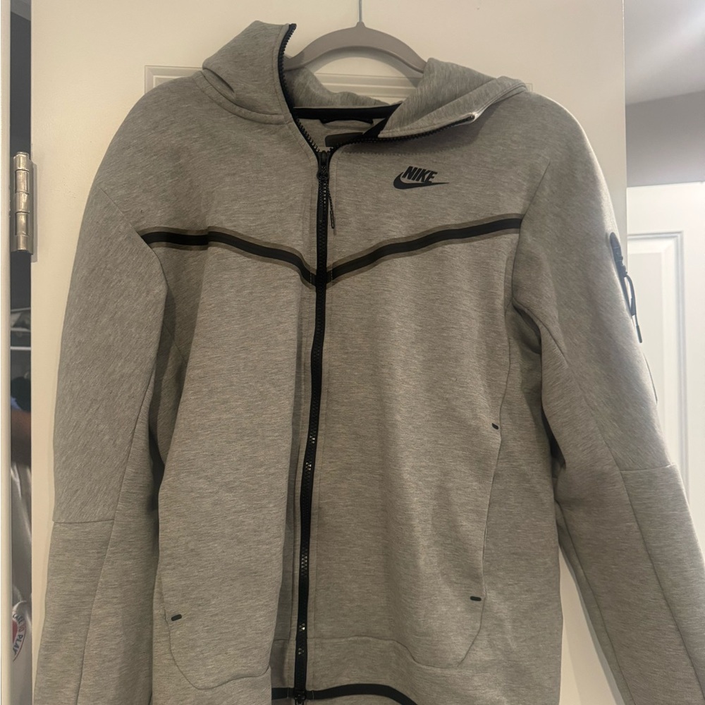 Nike Men's Light Gray Performance Jacket